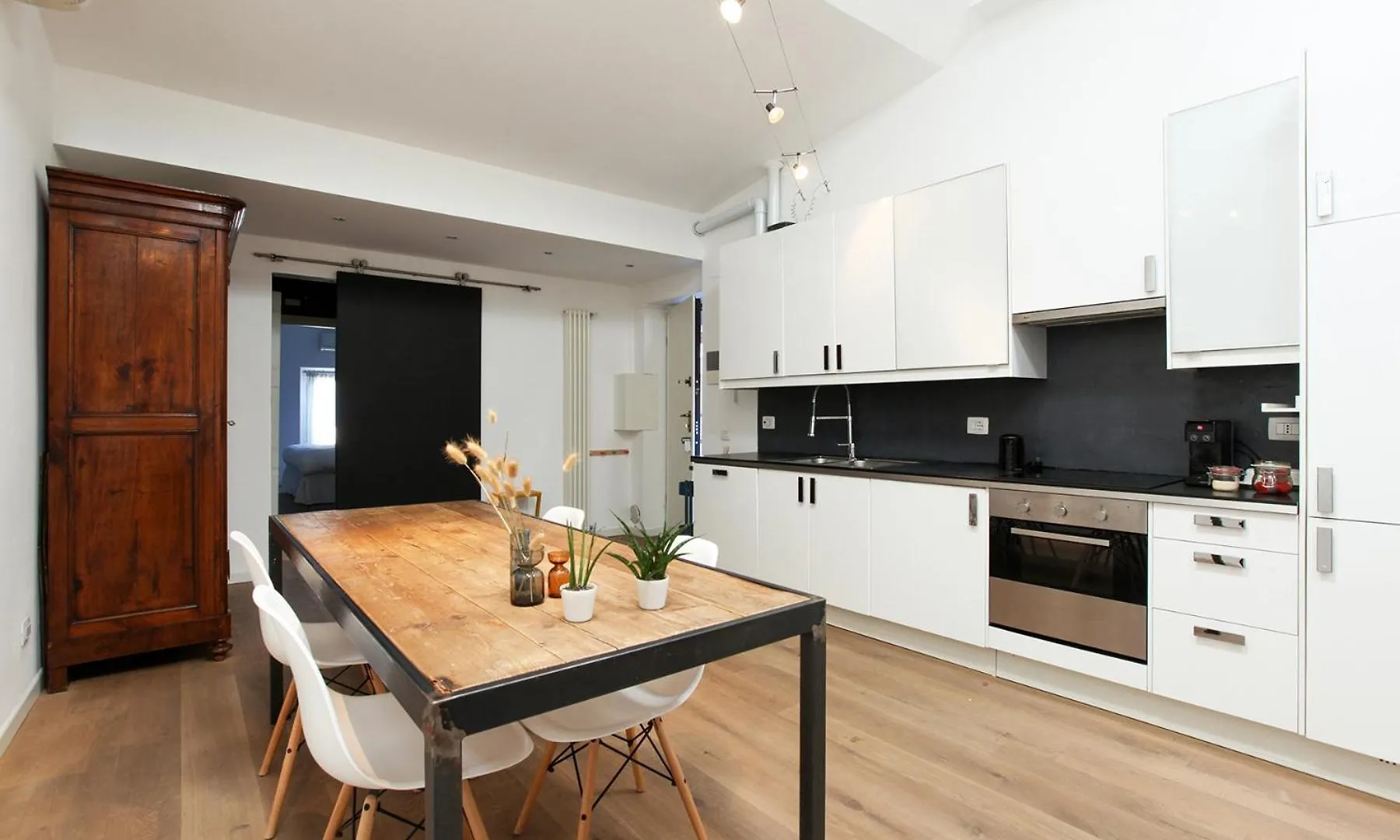 Modern And Cosy Apt Arco Della Pace Milano
